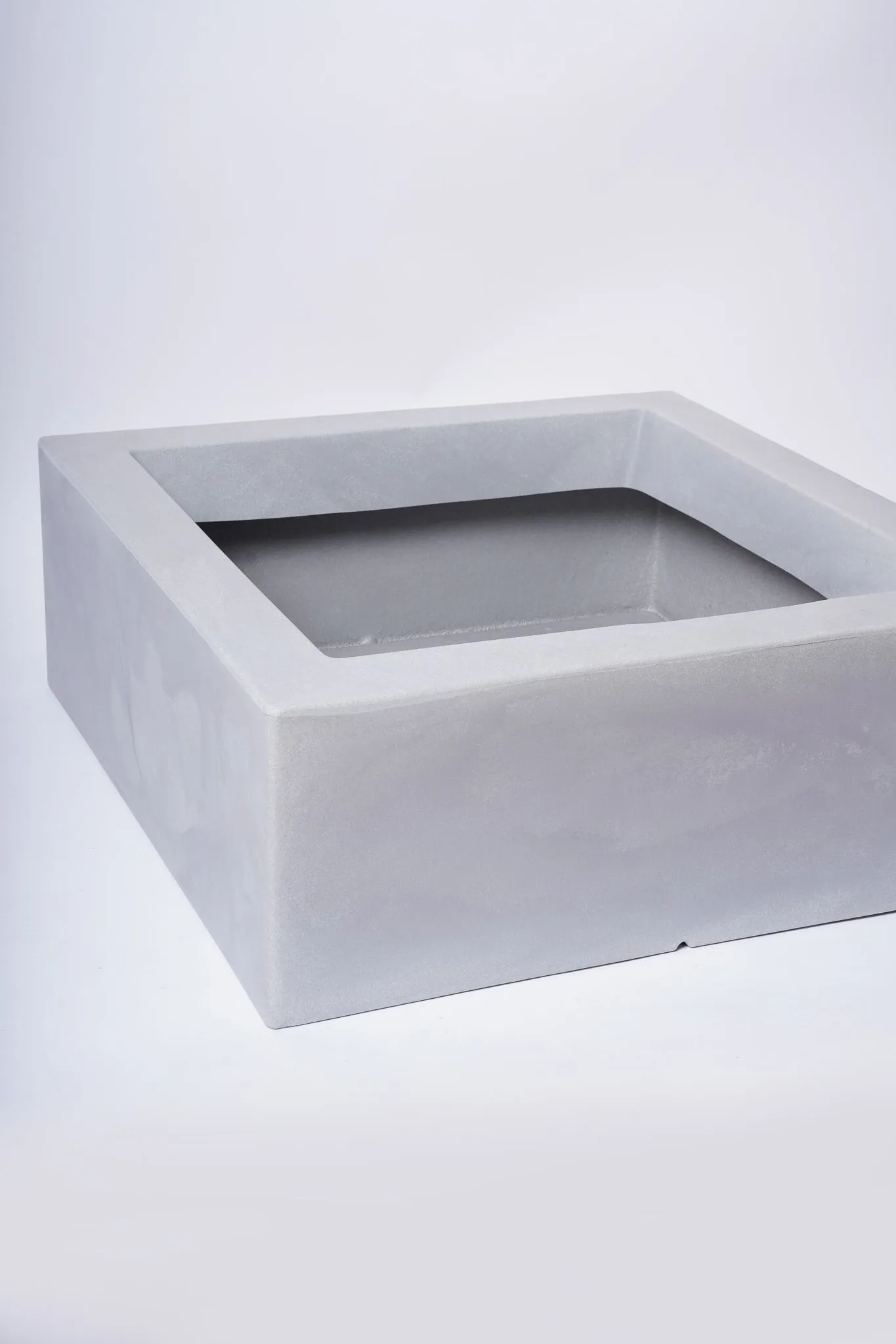 32" PLANTER CUBO - CEMENT